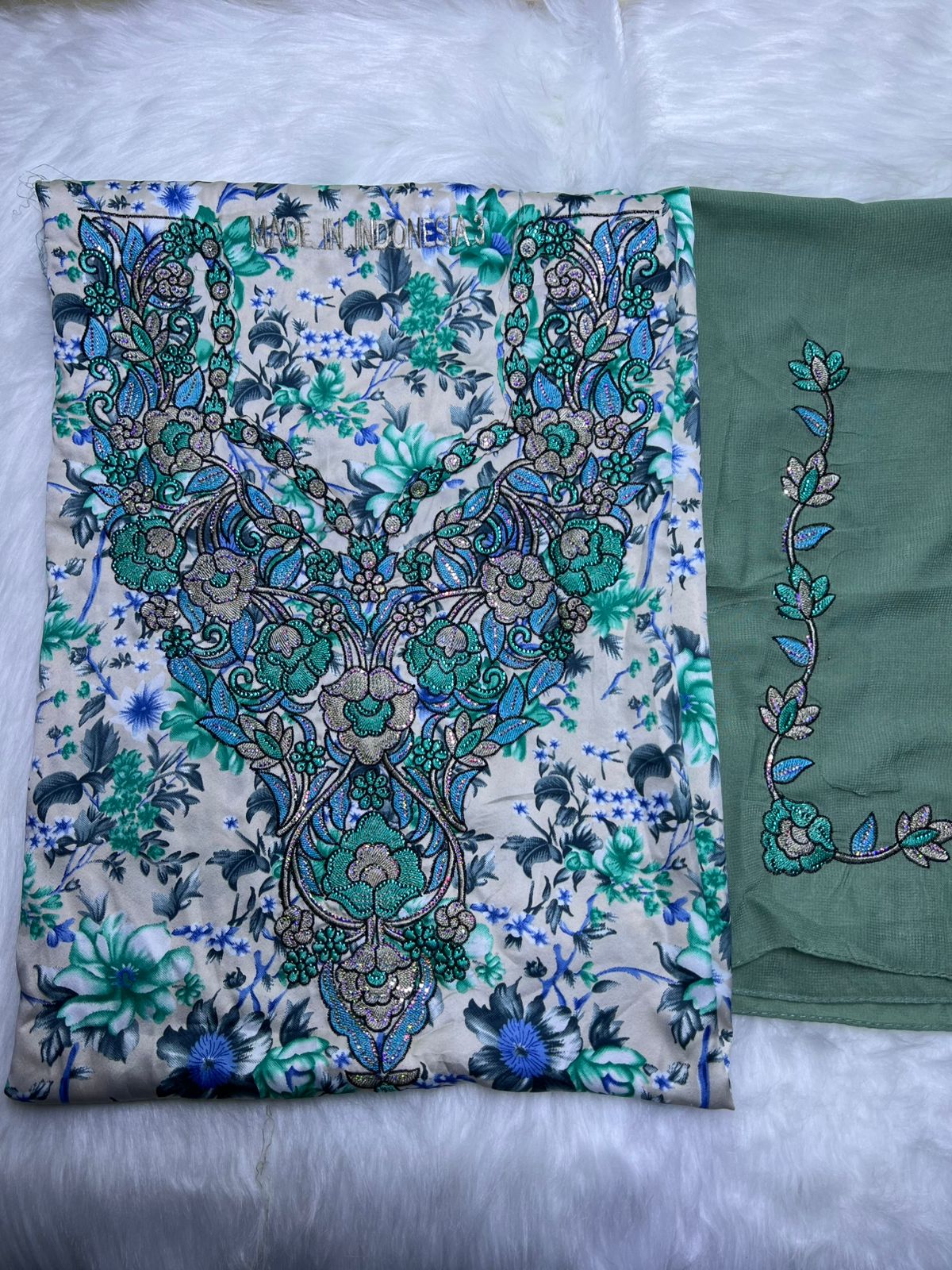 Luxury Embroidered Cotton Mukhawar with shaila (B4)