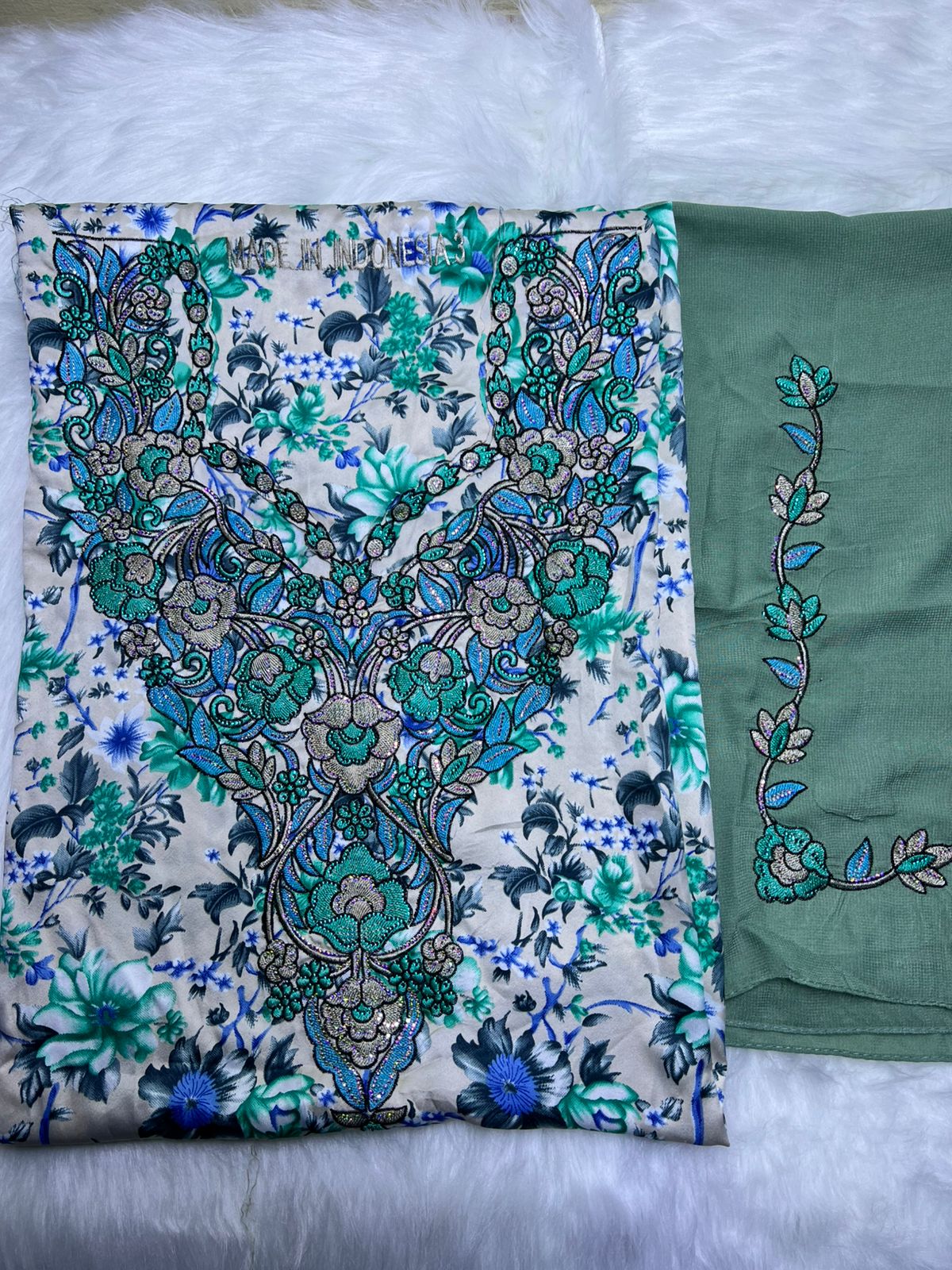 Luxury Embroidered Cotton Mukhawar with shaila (B4)
